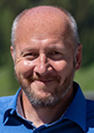 Portrait of Editorial Board member R. Geoff Richards